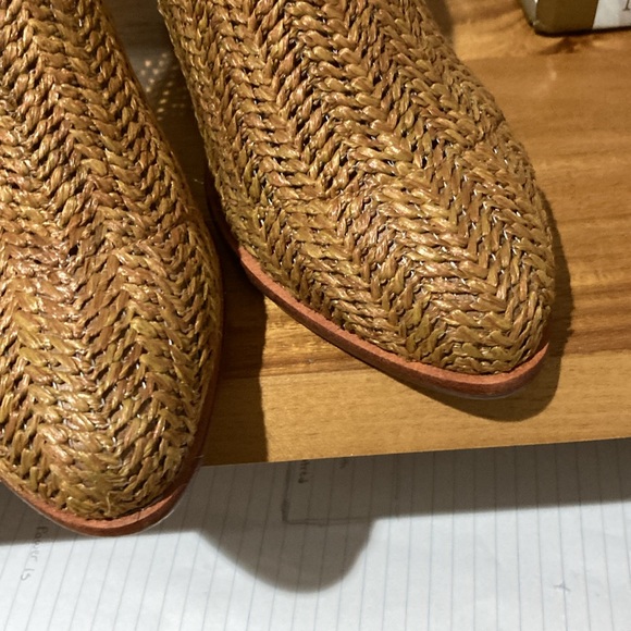 Matt Bernson Marlow Raffia Woven Ankle Booties Size 8 - Picture 2 of 5